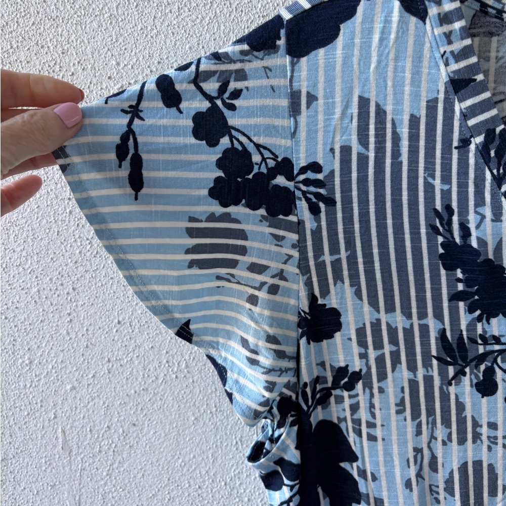 WHBM XL Floral V Neck Ruffle Short Sleeve NWT Blue Floral Stripe‎ Casual Travel - Picture 7 of 13